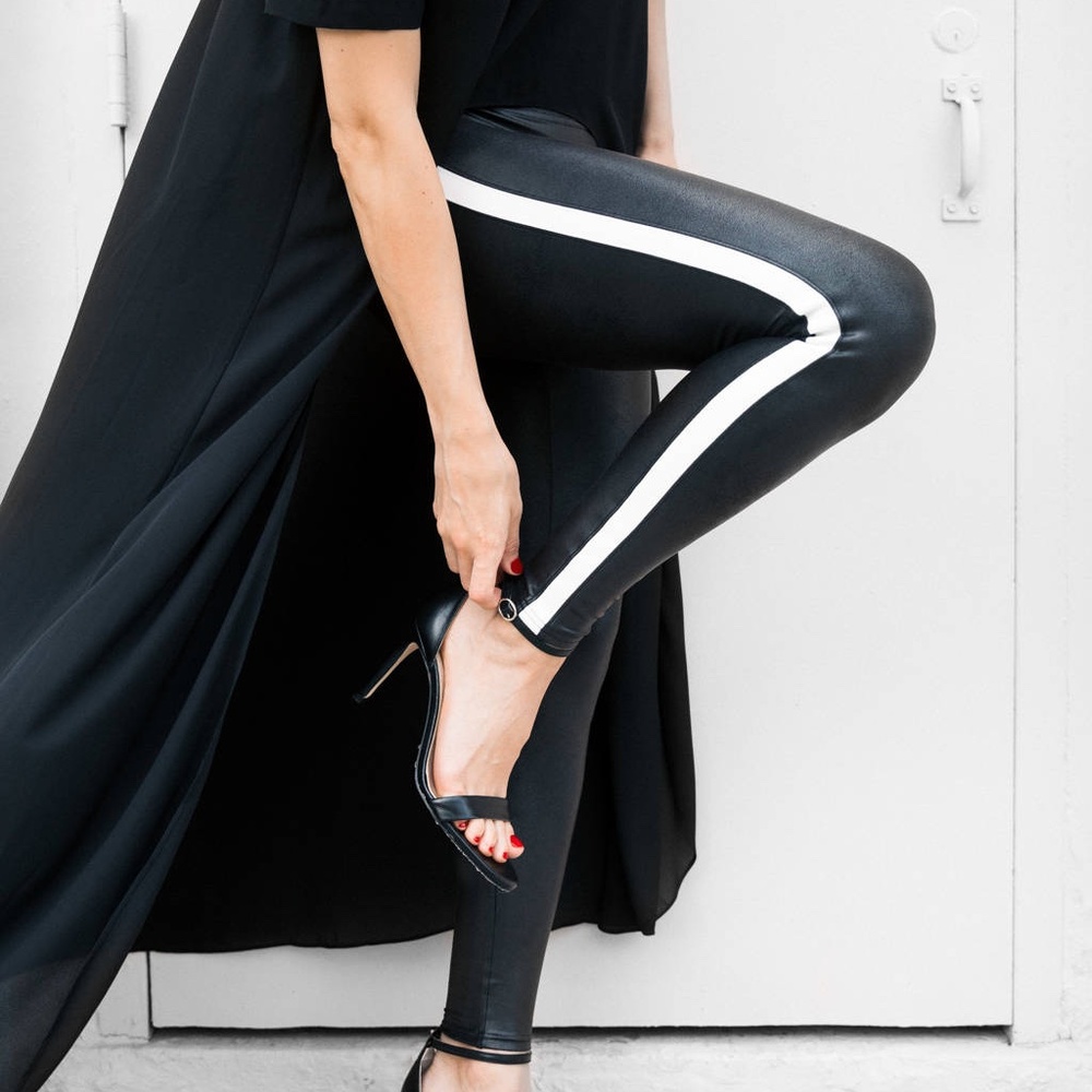 SPANX faux leather white stripe leggings size medium (26 X 27.5) -mid rise